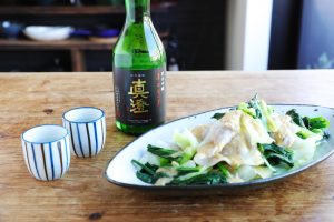 【ぐっち夫婦のおつまみリレー】茹で豚と野菜のからし味噌だれかけ×日本酒