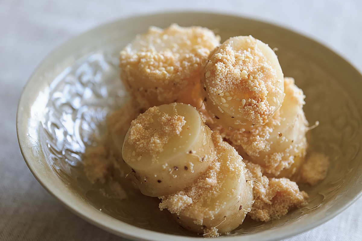 完成まであっというま!　長芋のめんたいこ蒸し【ワタナベマキさんのフライパンで作る蒸し物レシピ】