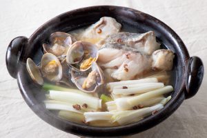 旨味と辛味が際立つ、鱈とあさりの花椒鍋 【ワタナベマキさんのレシピ】
