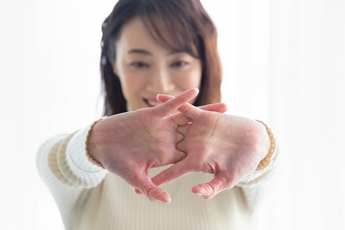 手相観の日笠雅水さんが語る。雄弁にメッセージを語るパーツ、「手」との向き合い方。