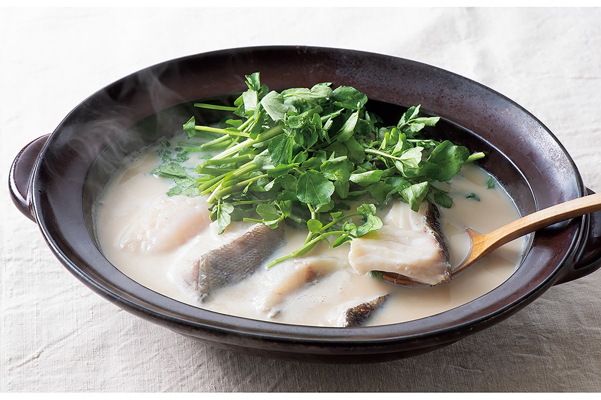 鱈とクレソンの豆乳鍋ときのこのナンプラーマリネ【ワタナベマキさんのレシピ】