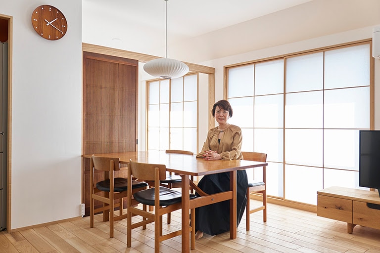 運気に乗って、最高の模様替えを実現。 脚本家・中園ミホさんの、光がまわる部屋。【編集部こぼれ話】