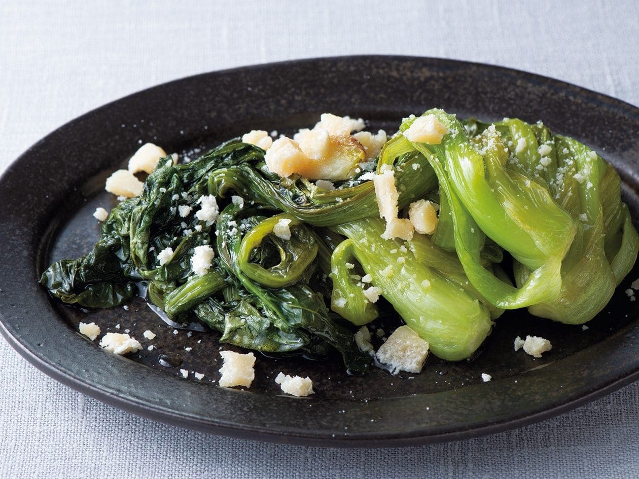 どんな味つけとも相性がいい、小松菜を使った4つのレシピ記事まとめ。