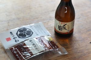 【ぐっち夫婦のおつまみリレー】まるごとトマトのレモンだし浸し×日本酒