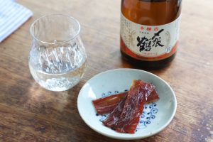 【ぐっち夫婦のおつまみリレー】まるごとトマトのレモンだし浸し×日本酒