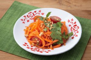 酢にんじんを活用したソムタム