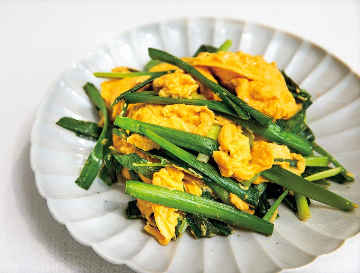 あまりがちなニラを美味しいレシピで使い切る、3つのレシピ記事。