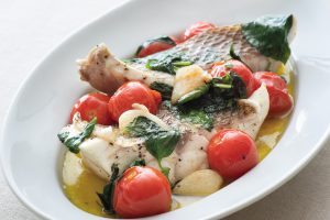 鯛のアクアパッツァ：切り身は簡単おかずの強い味方。