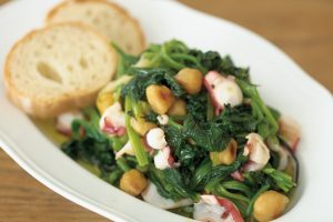 冷凍ストック・オイル漬けタコでほうれん草のホットサラダ