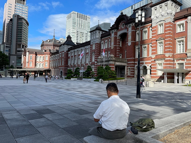 昼下がりの東京駅駅前広場。【編集部こぼれ話】