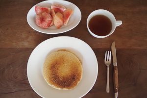 玄米餅を切らしたときや、時間に余裕があったりする朝は、パンケーキを作ることもある。