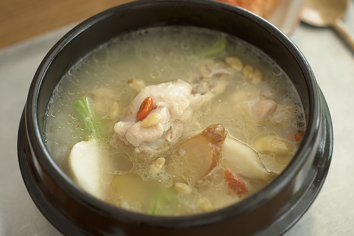 鶏手羽元のスープ煮の冷凍ストックで作る、植松良枝さんの３つのレシピ。