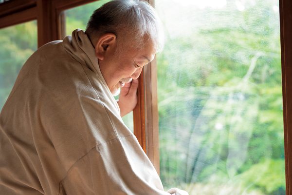 「家事は、開運できる一番の方法」。江原啓之さんに聞く運気の整え方。