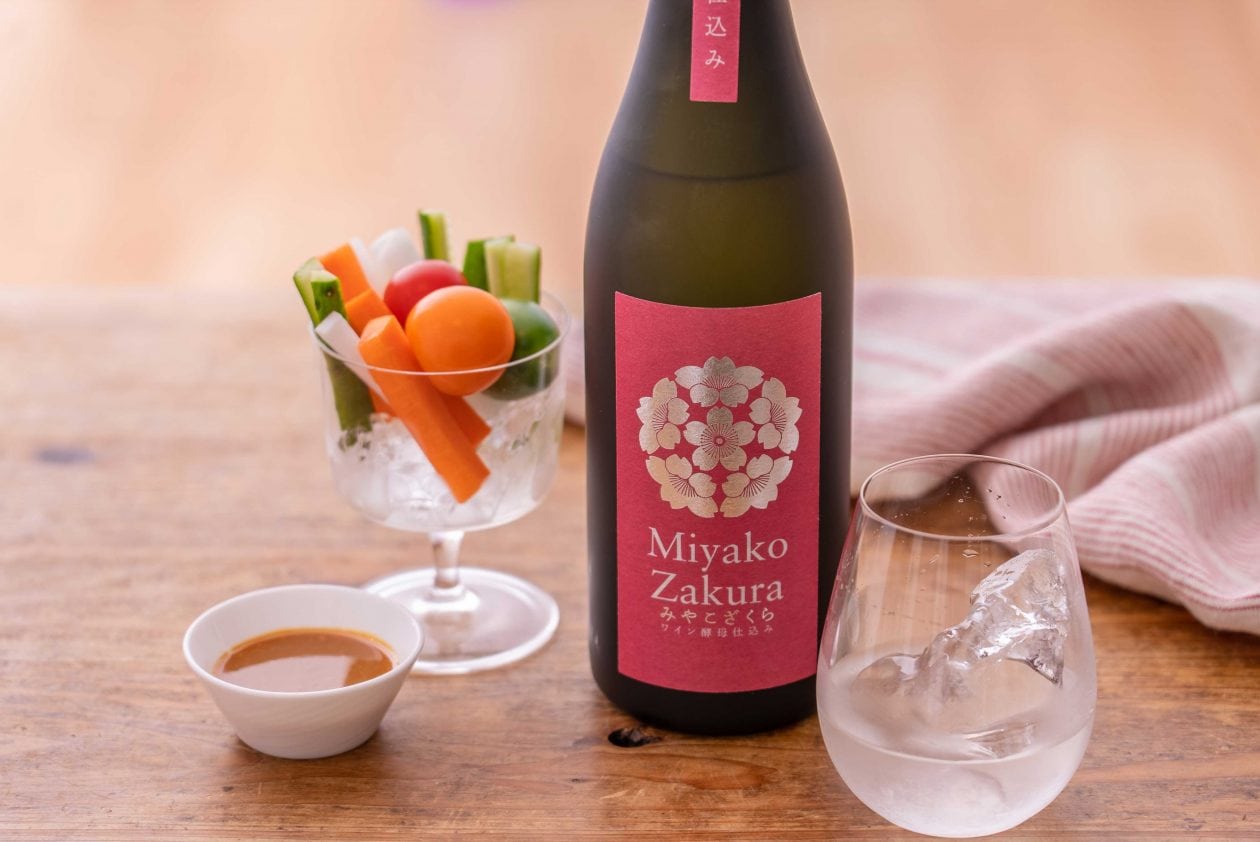 ぐっち夫婦のおつまみリレー】酢味噌で食べる野菜スティック×焼酎