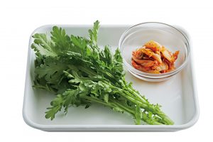 発酵食品のキムチは白菜にも「通便」効果が。春菊も「通便」食材。
