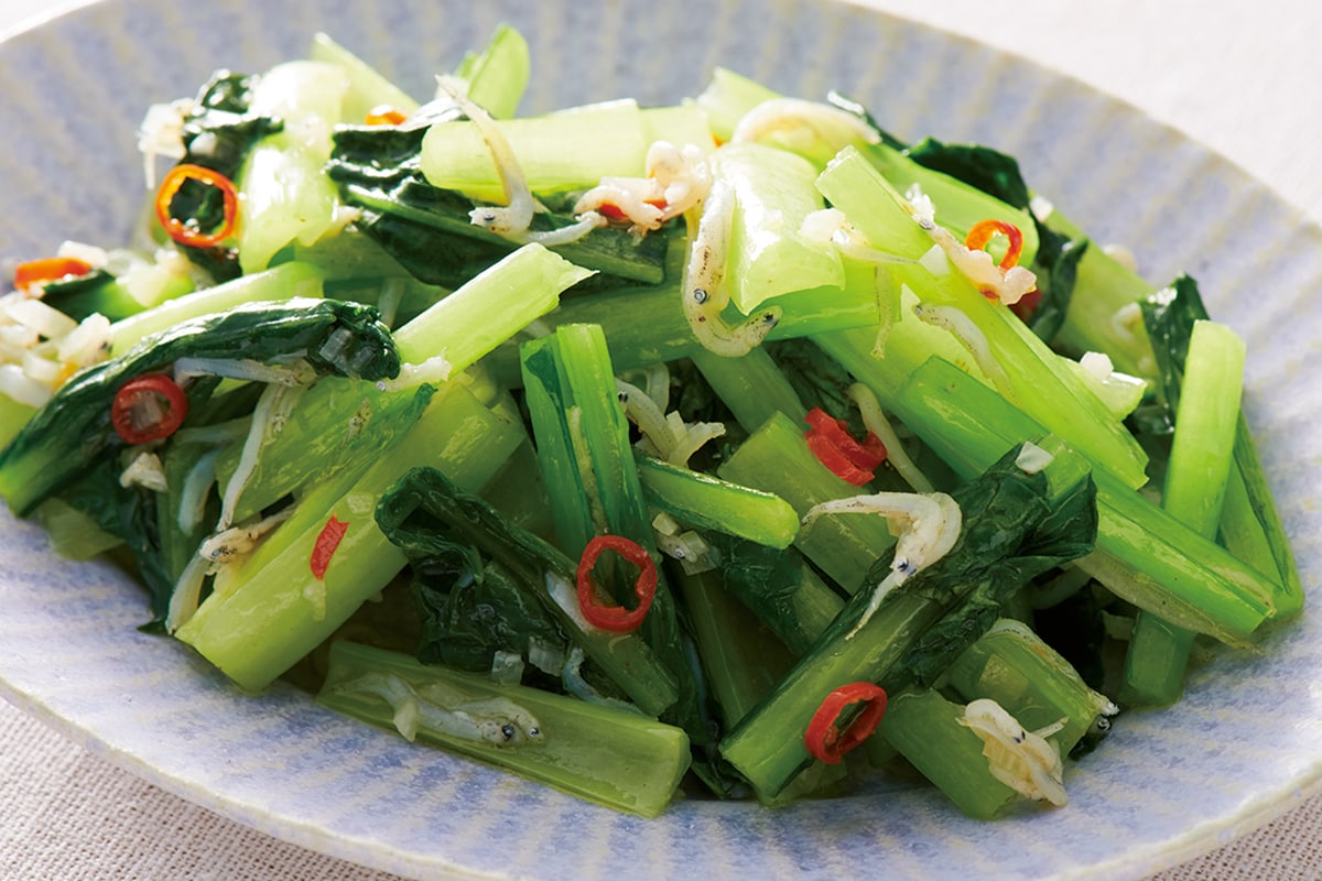 カルシウムたっぷり、小松菜としらすのガーリック風味【腰痛予防レシピ】