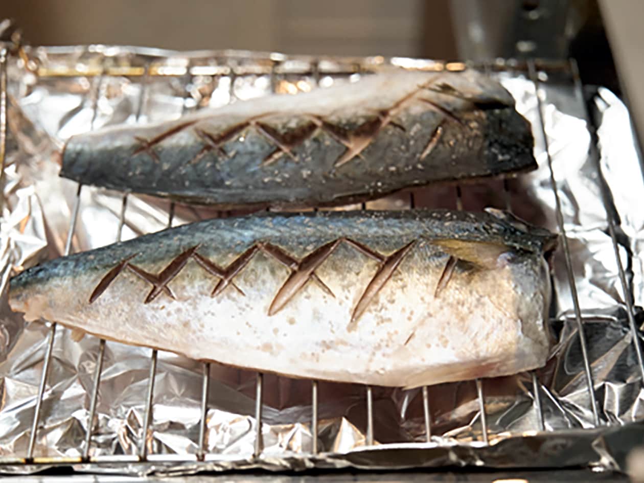 下処理と塩使いで差が出る！サバの塩焼きのレシピ。 | フード