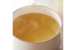 ストックはシチューやカレー、ポトフにスープなど、万能に使える。