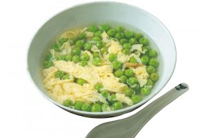 グリーンピースと卵のスープ【ウー・ウェンさんのレシピ】