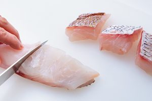 白身魚はタイを使ったが、タラや鮭で作ってもよい。