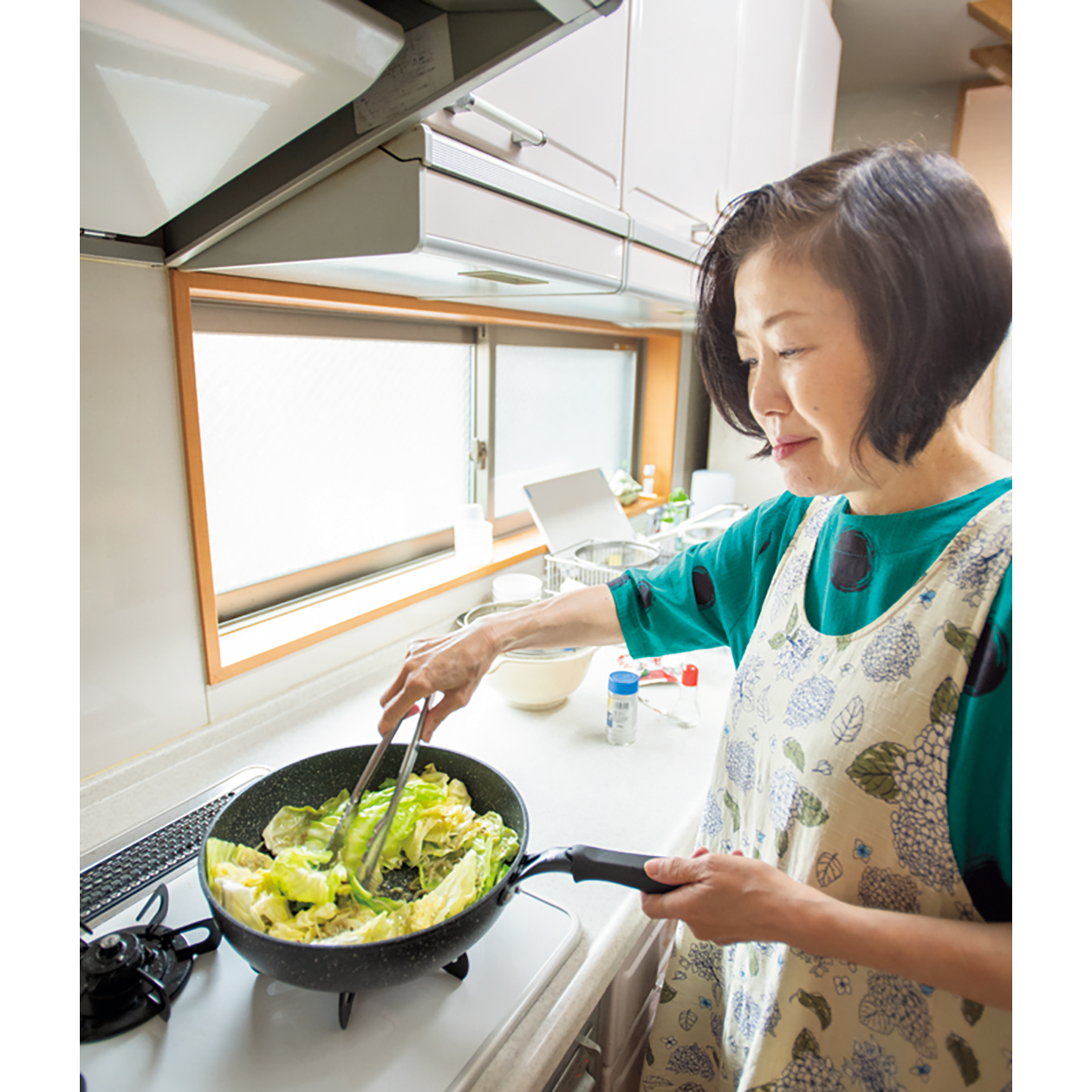 晩酌は角ハイボール一辺倒！ 作家の山口恵以子さんのジャンルレスな 