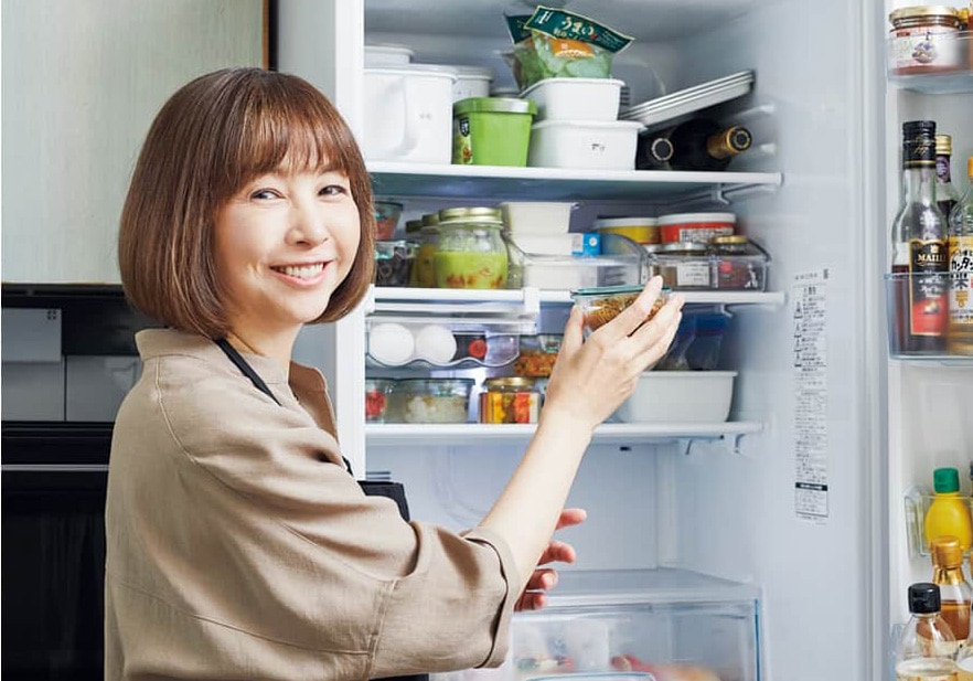 麻木久仁子さんの合理的な冷蔵庫内のワザを拝見。