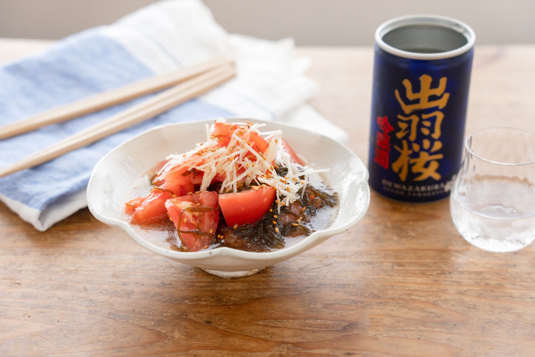 【ぐっち夫婦のお酒とおつまみ】もずくトマトの生姜和え×日本酒