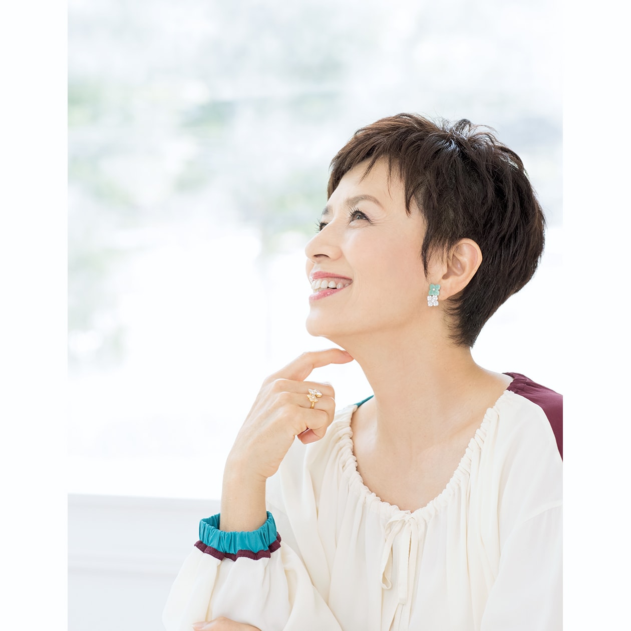 榊原郁恵さんの温かな笑顔の秘訣、「つらい時、人の力の大きさを