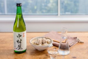 【ぐっち夫婦のお酒とおつまみ】きざみしいたけと鶏ひき肉のとろみあんがけ×日本酒