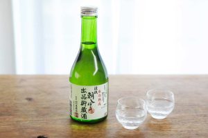 【ぐっち夫婦のお酒とおつまみ】えび入りれんこん餅×日本酒