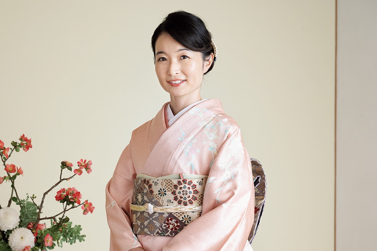 「着物と生け花には、多くの共通点があると感じます。」華道「真生流」副家元・山根奈津子さんの着物の時間。