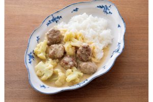 ほっとする味わい、ミートボールホワイトカレー【ごはん同盟のレシピ】