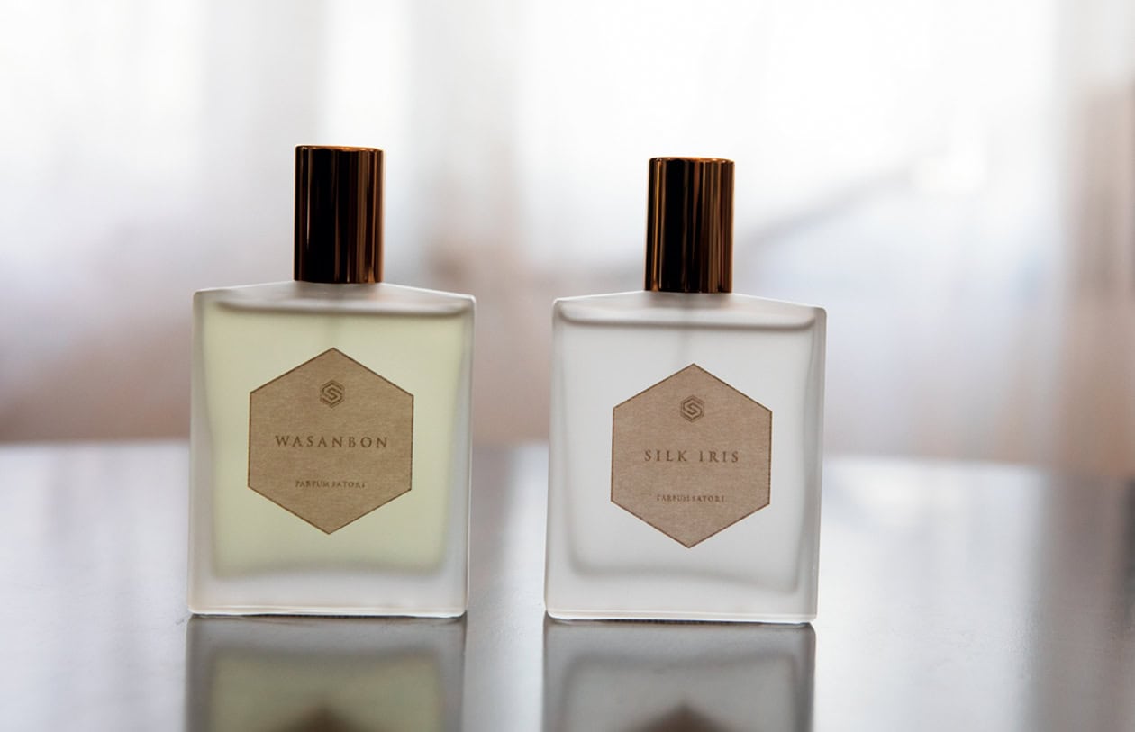 自分に合う香りの選び方や付ける場所など、大人の香水Q&A | おしゃれ