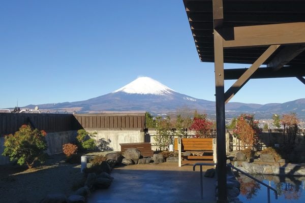 文筆家・甲斐みのりさんに聞いた、都内から日帰りで行く温泉ならここ！