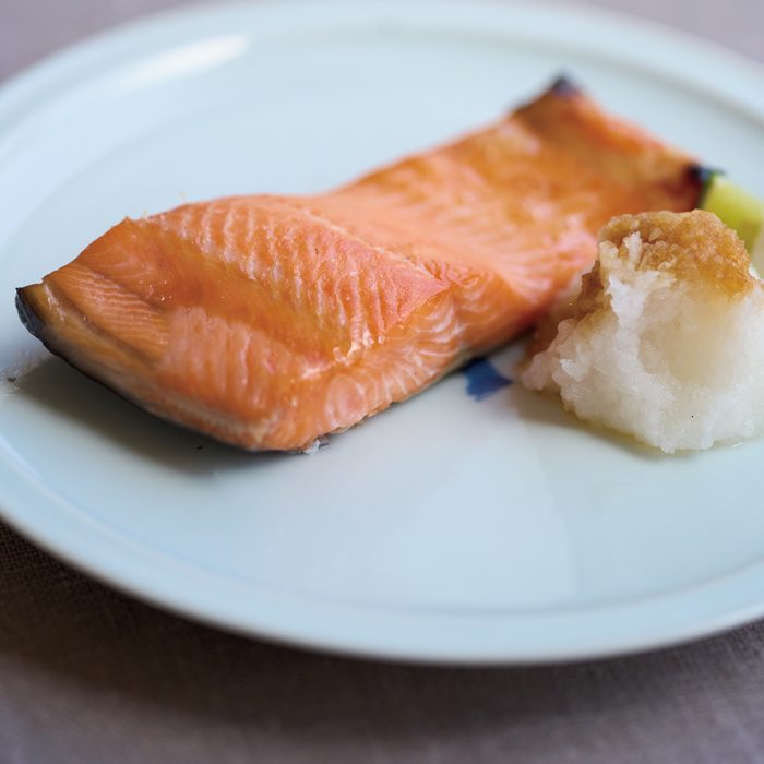 本田明子さんに教わる、魚の塩振りの極意と３つのレシピ。