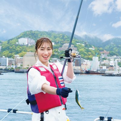 釣って食べれば、新鮮、楽しい！新山千春さんが熱海で堤防釣りに挑戦。