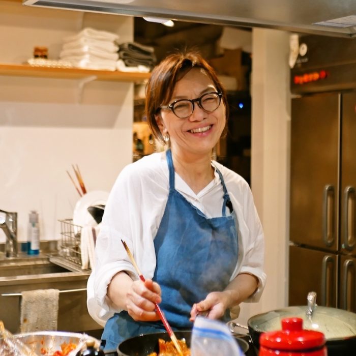 料理研究家・上田淳子がハマる「老いにフィットするレシピを考える」楽しさ。【白央篤司が聞く「50歳からの食べ方のシフトチェンジ」vol.1】