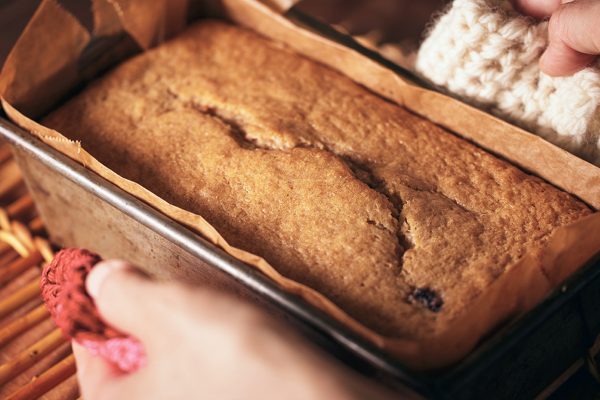 焼き菓子作りで心落ち着く、山下りかさんのひとり夜ふかしの楽しみ。