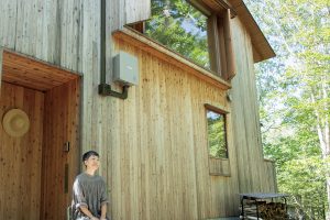  長野県八ヶ岳の南麓に“山小屋”を建てた、作家の小川糸さん。