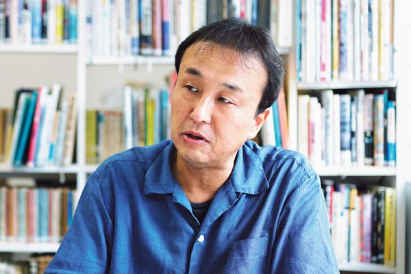 映画監督、村上浩康さん「父の看取りを記録したら母の生きる姿が見えてきた。」【助け合って。介護のある日常】