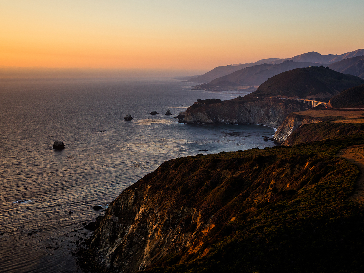 息を呑むような絶景が続く「ビッグサー」は、カリフォルニア随一の絶景