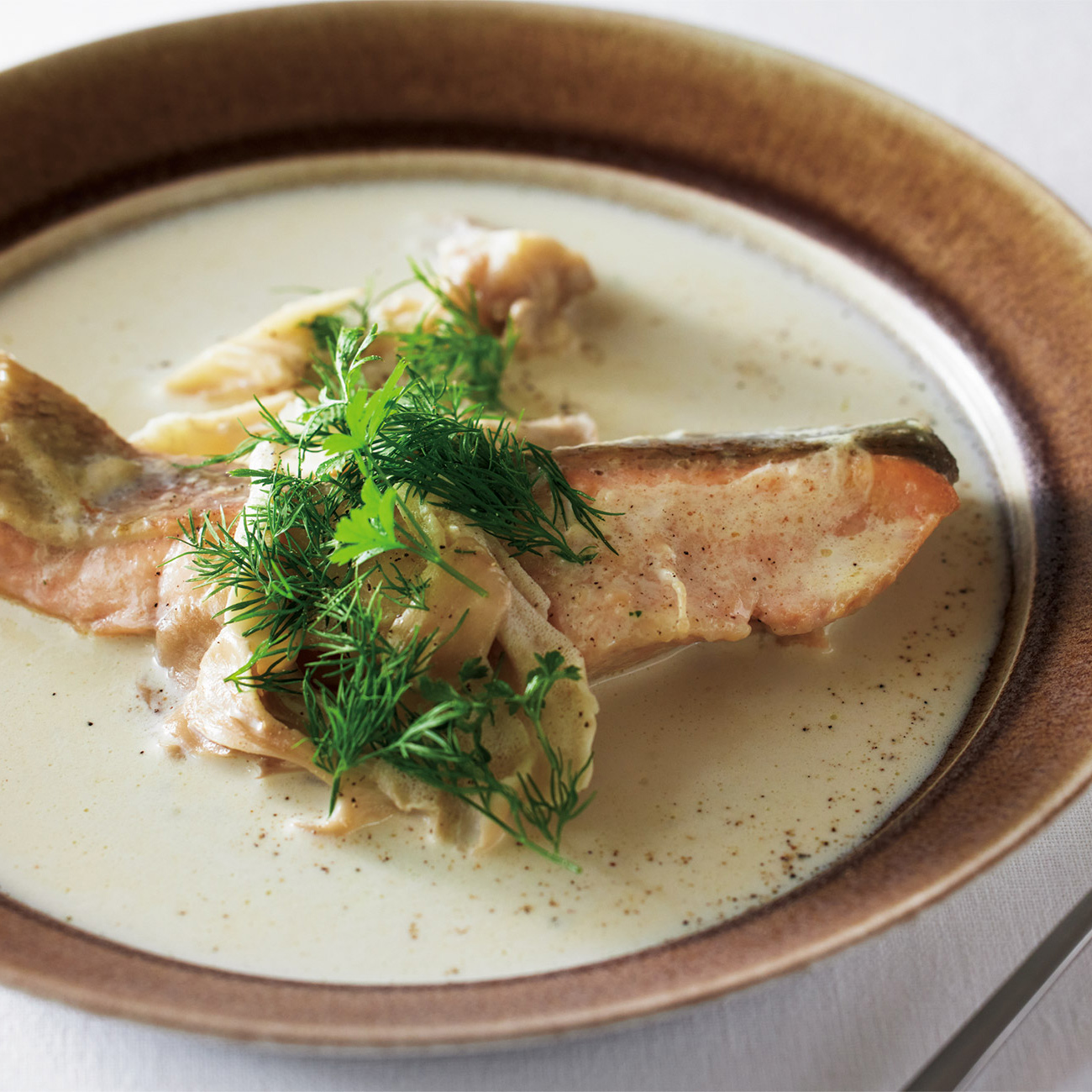 鮭ときのこのハーブクリーム煮】中川たまさんの切り身で簡単、極上の煮