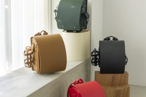 「アルチザン」 （8万8000円）全4色