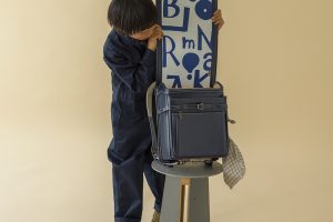 かぶせ裏が柚木沙弥郎さんデザインのものは「よろこび」「あかつき」「のぞみ」「きぼう」の4パターン