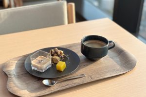 朝スイーツも充実。食後のコーヒーともに。