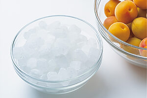 完熟梅の楽しみかた──塩で、砂糖で、お酒で。完熟梅を漬けてみよう！