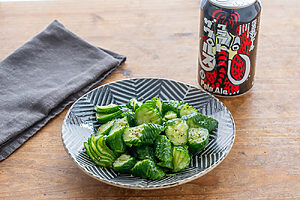 【ぐっち夫婦のお酒とおつまみ】塩だれ旨きゅうり×ビール