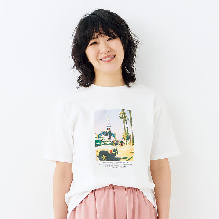 流行のフォトTシャツでセンスと個性をアピール──大沼こずえの「ずっとの、おしゃれ」