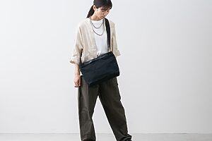 ベーシックな「ブラック」は服を選ばず便利