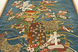 重要文化財 刺繍掛袱紗 浅葱繻子地杜若と撫子に酒器「長生」字模様 　瑞春院（お伝の方）所用　江戸時代　17〜18世紀　奈良・興福院（奈良市）蔵 　※前期展示
